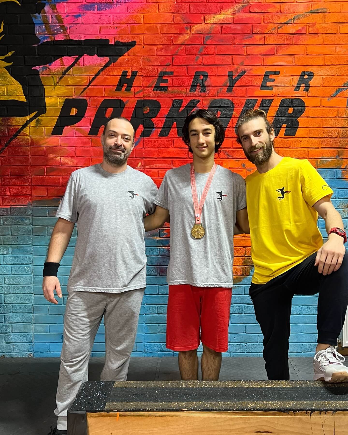 HerYerParkour ekibi SportsTV stüdyosunda röportaj sırasında
