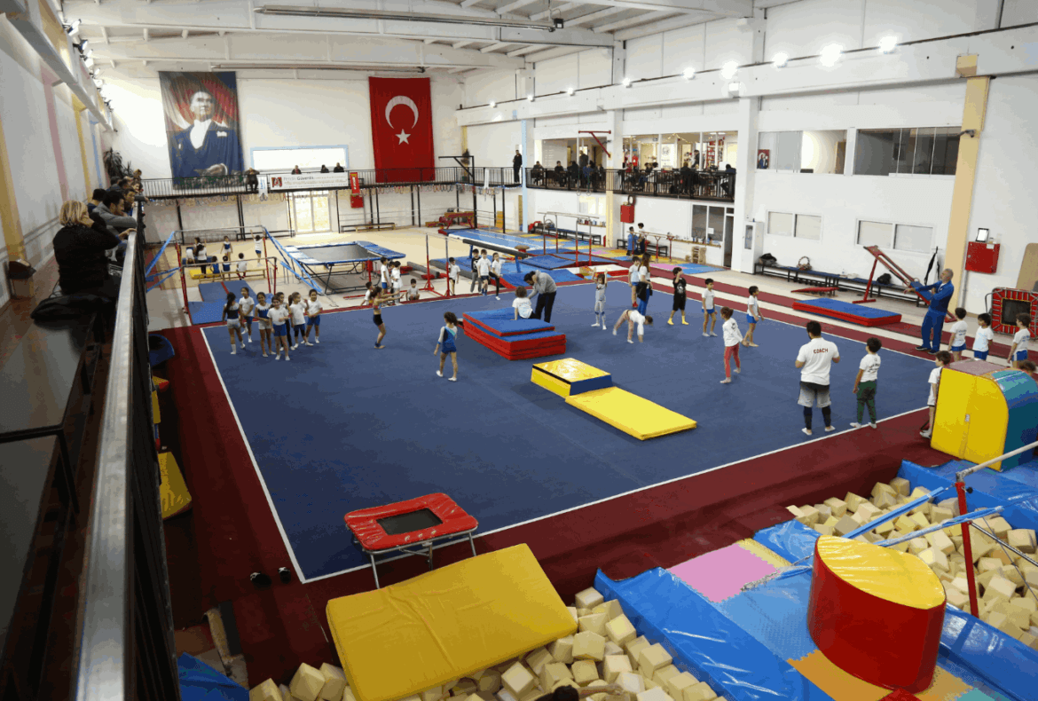 Istanbul gymnastics gym equipment — foam pit and air track